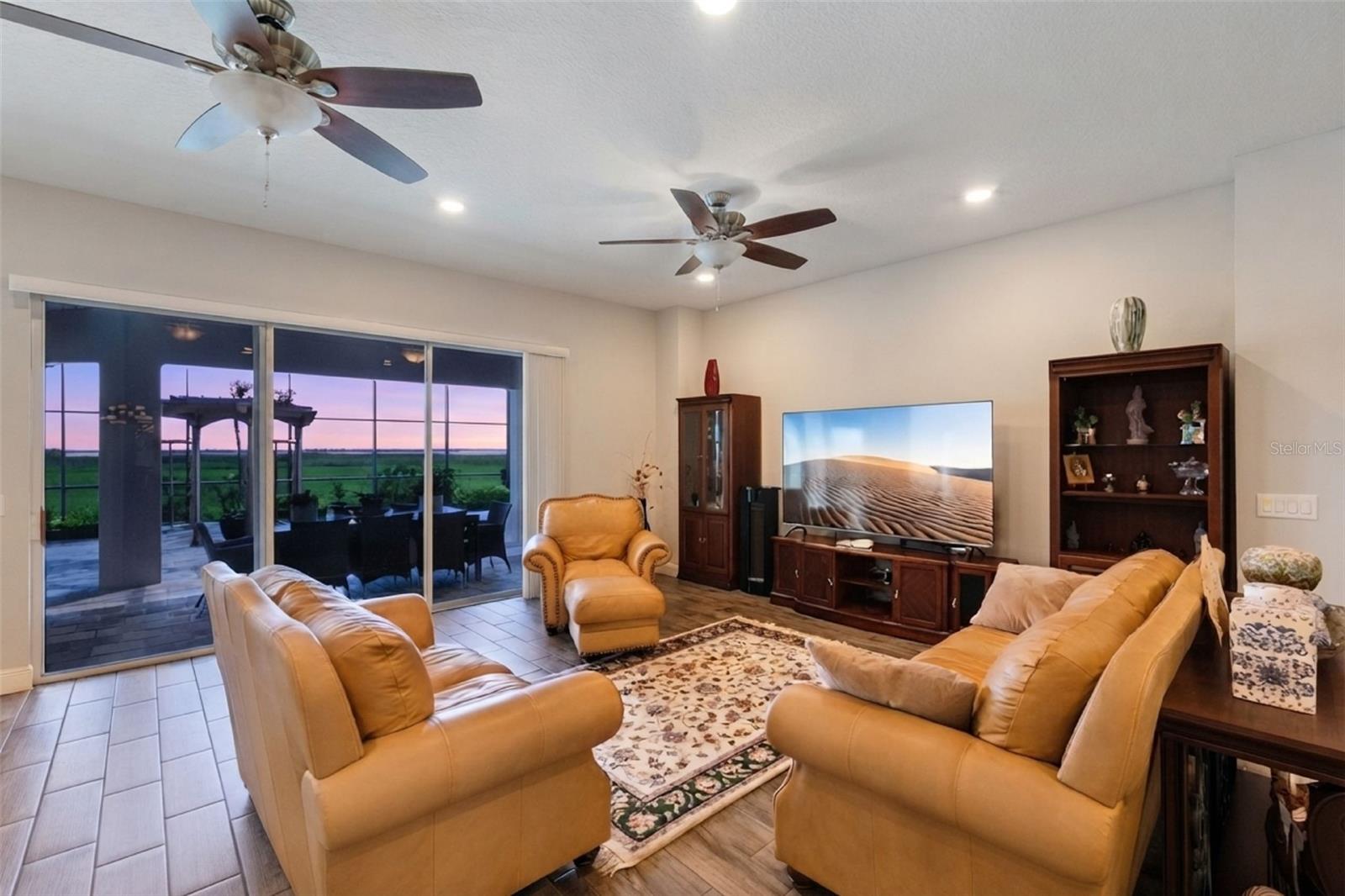1641 GATEWAY LANE