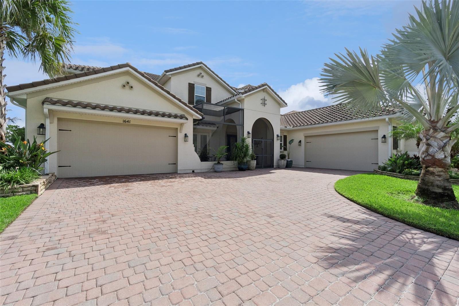 1641 GATEWAY LANE