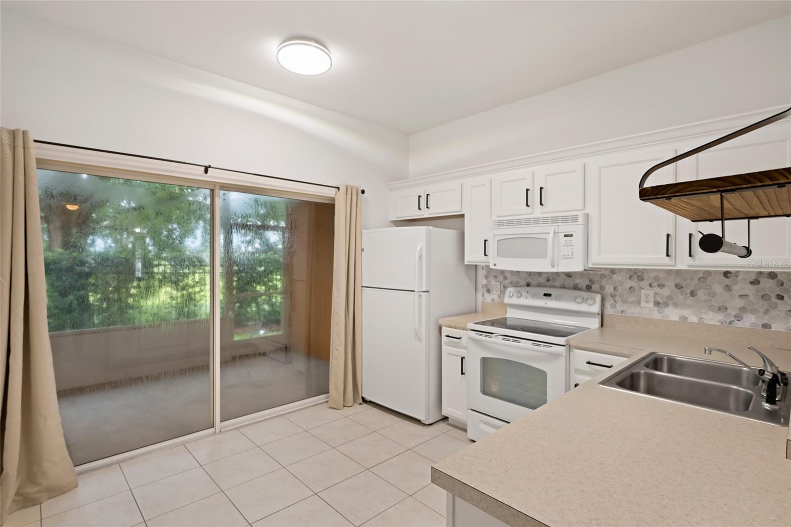 AUTUMNWOOD GROVE - Residential