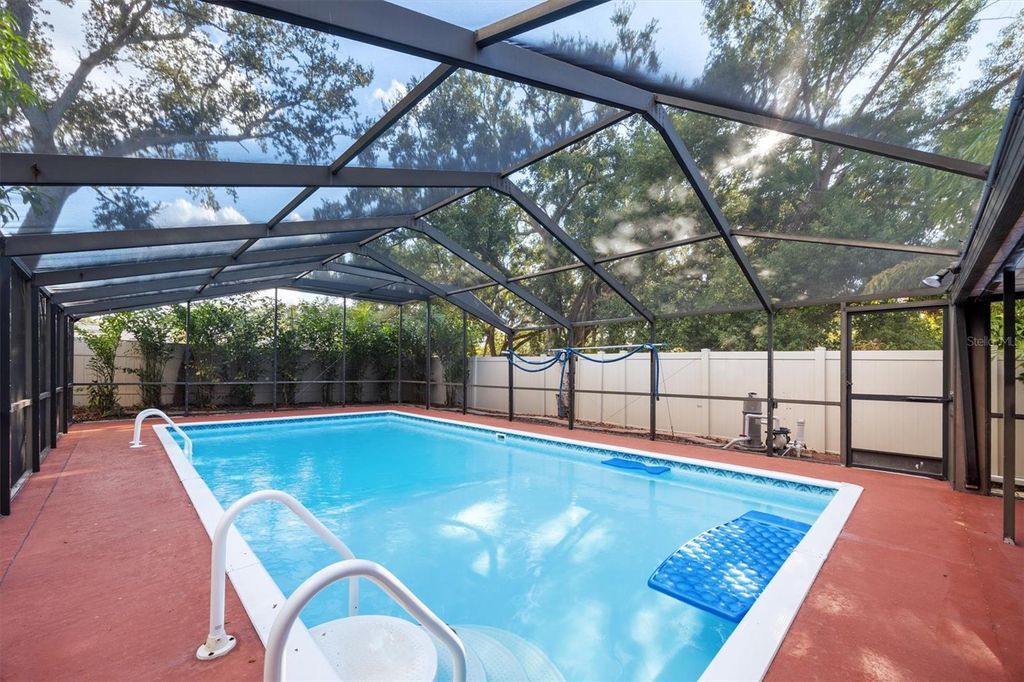 Photo of 1420 W Bogie Drive, Tampa, FL 33612 (MLS # GC534000)