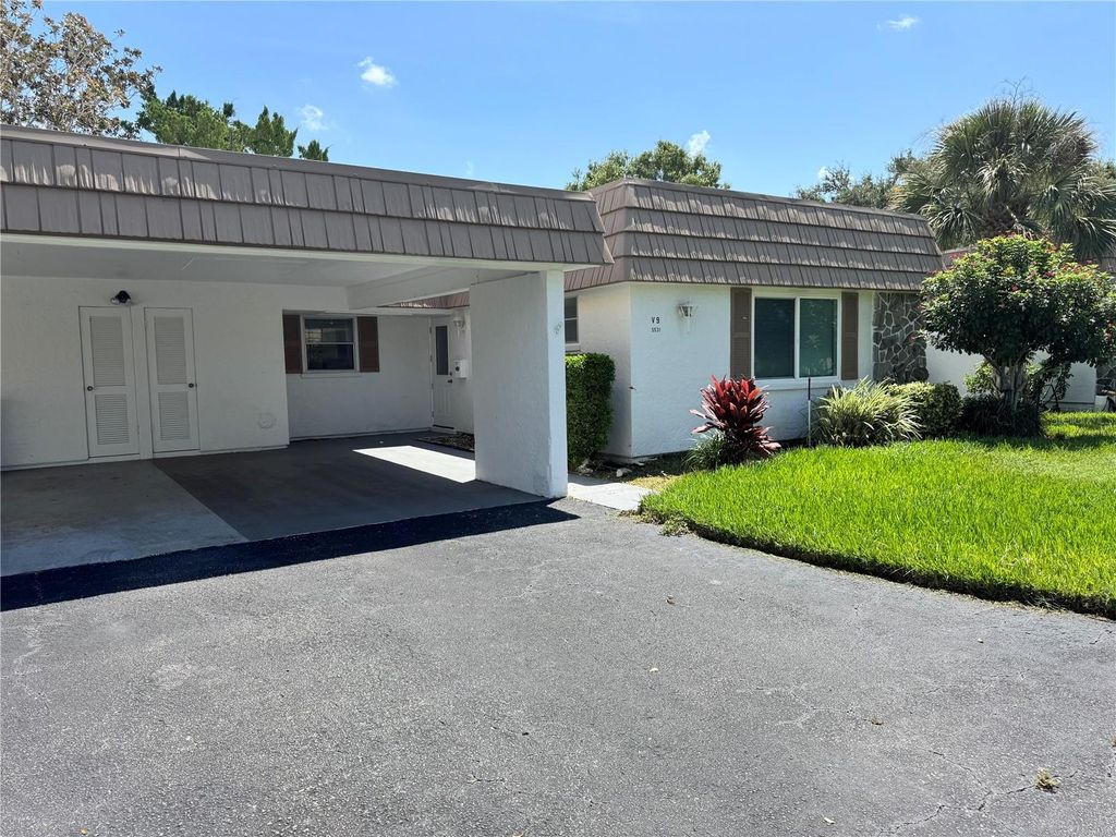 Photo of 5531 Riverbluff Circle #V9, Sarasota, FL 34231 (MLS # A4662244)