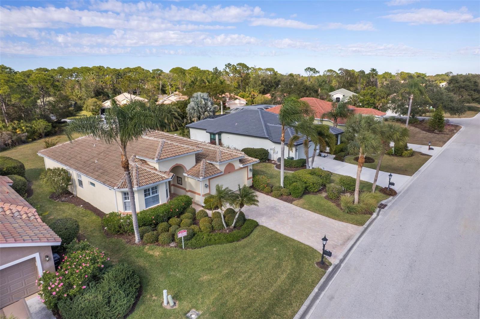 827 PLACID LAKE DRIVE