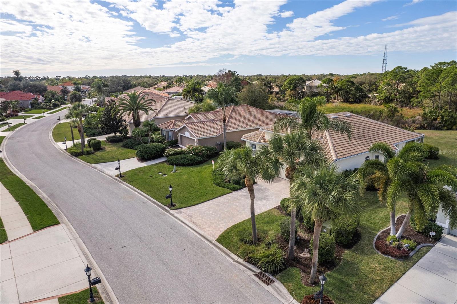 827 PLACID LAKE DRIVE