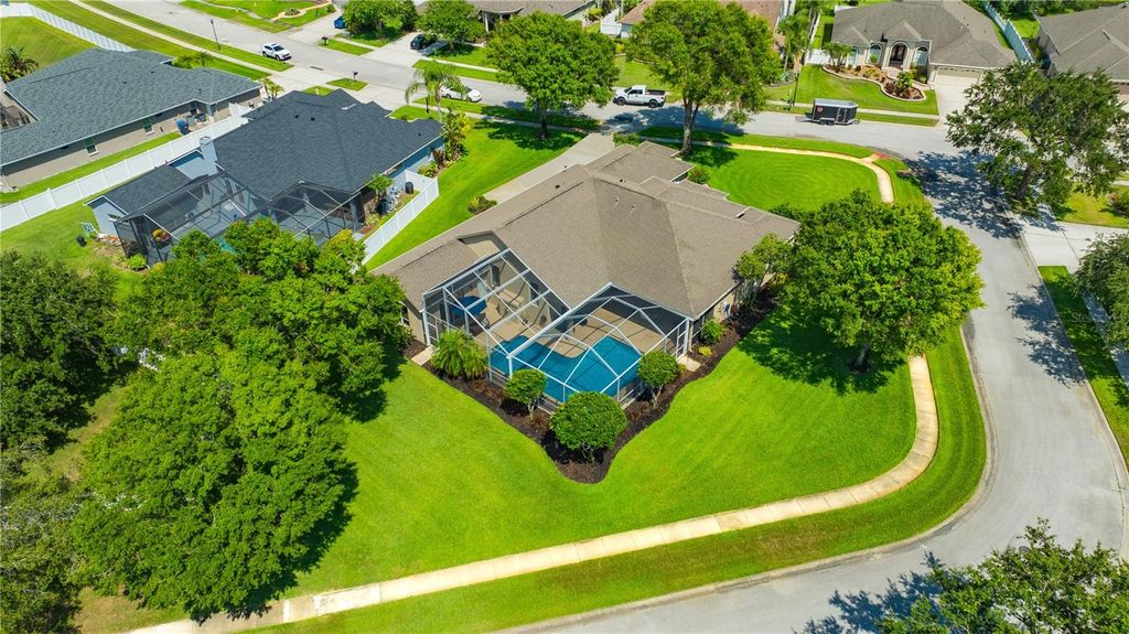 Photo of 2847 Mossy Timber Trail, Valrico, FL 33596 (MLS # TB8393979)