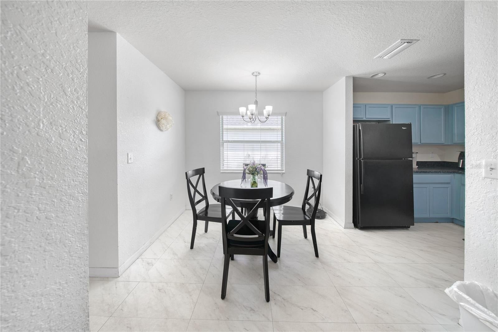 500 HIGHLAND MEADOWS AVENUE