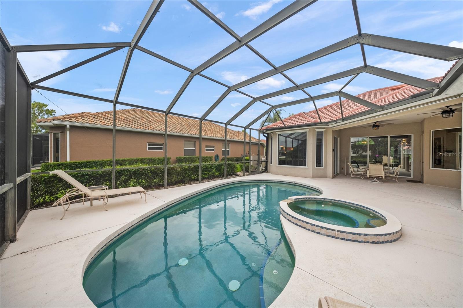 BARTON FARMS, LAUREL LAKES - Residential