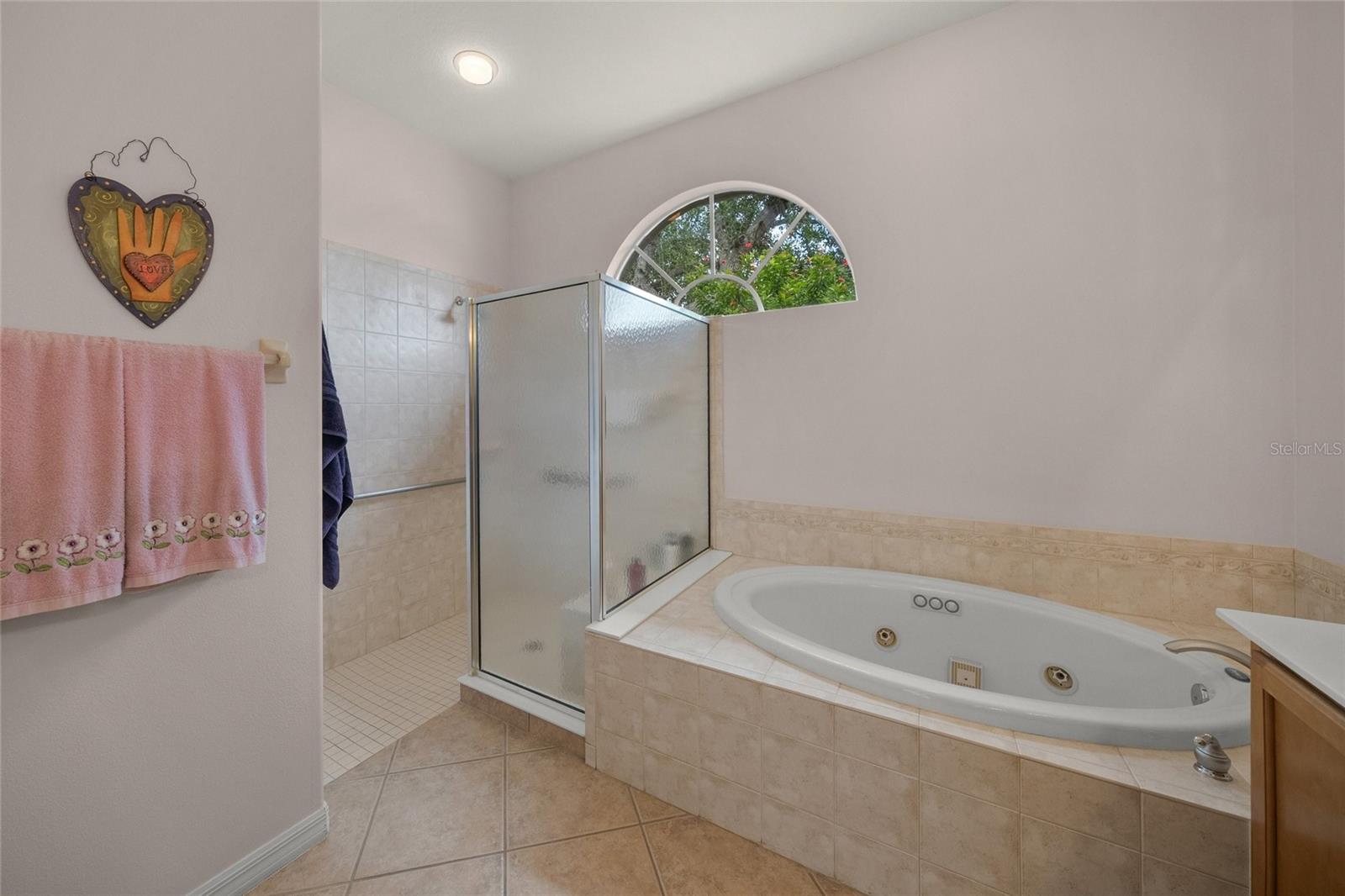 BARTON FARMS, LAUREL LAKES - Residential