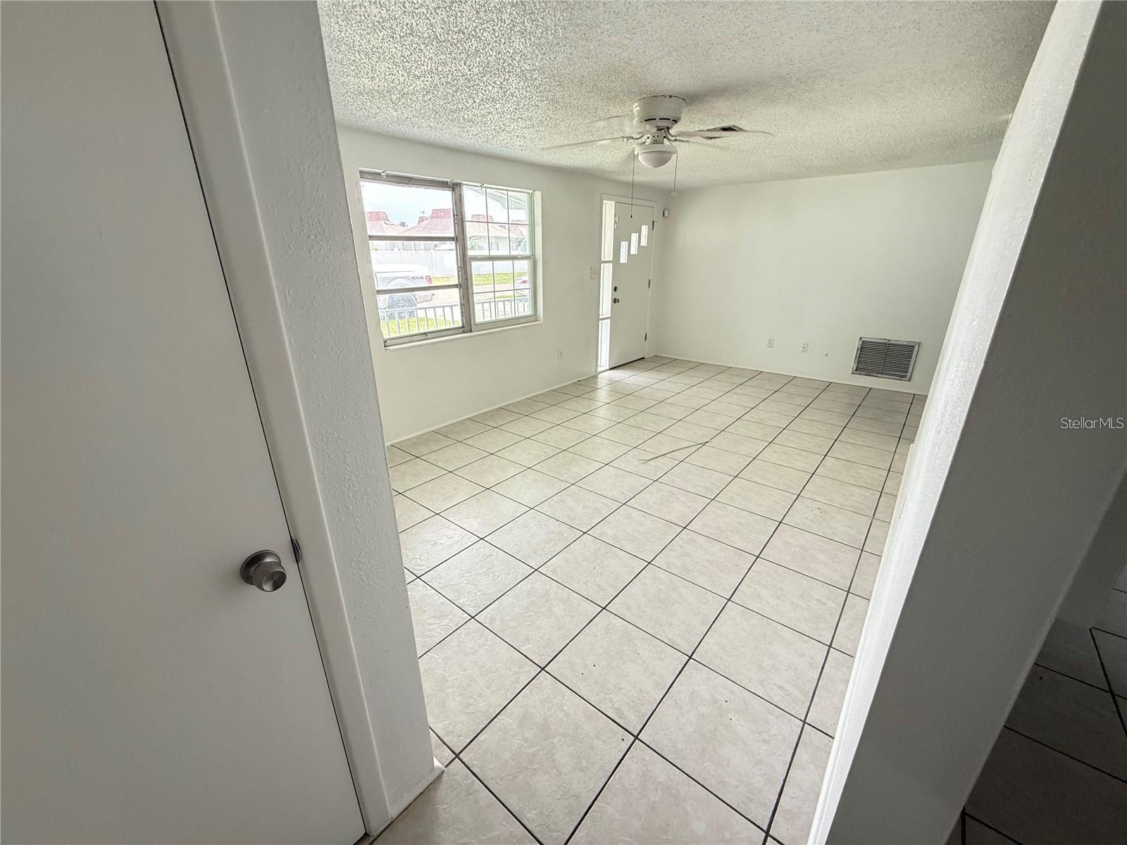 TAHITIAN HOMES - Residential Lease