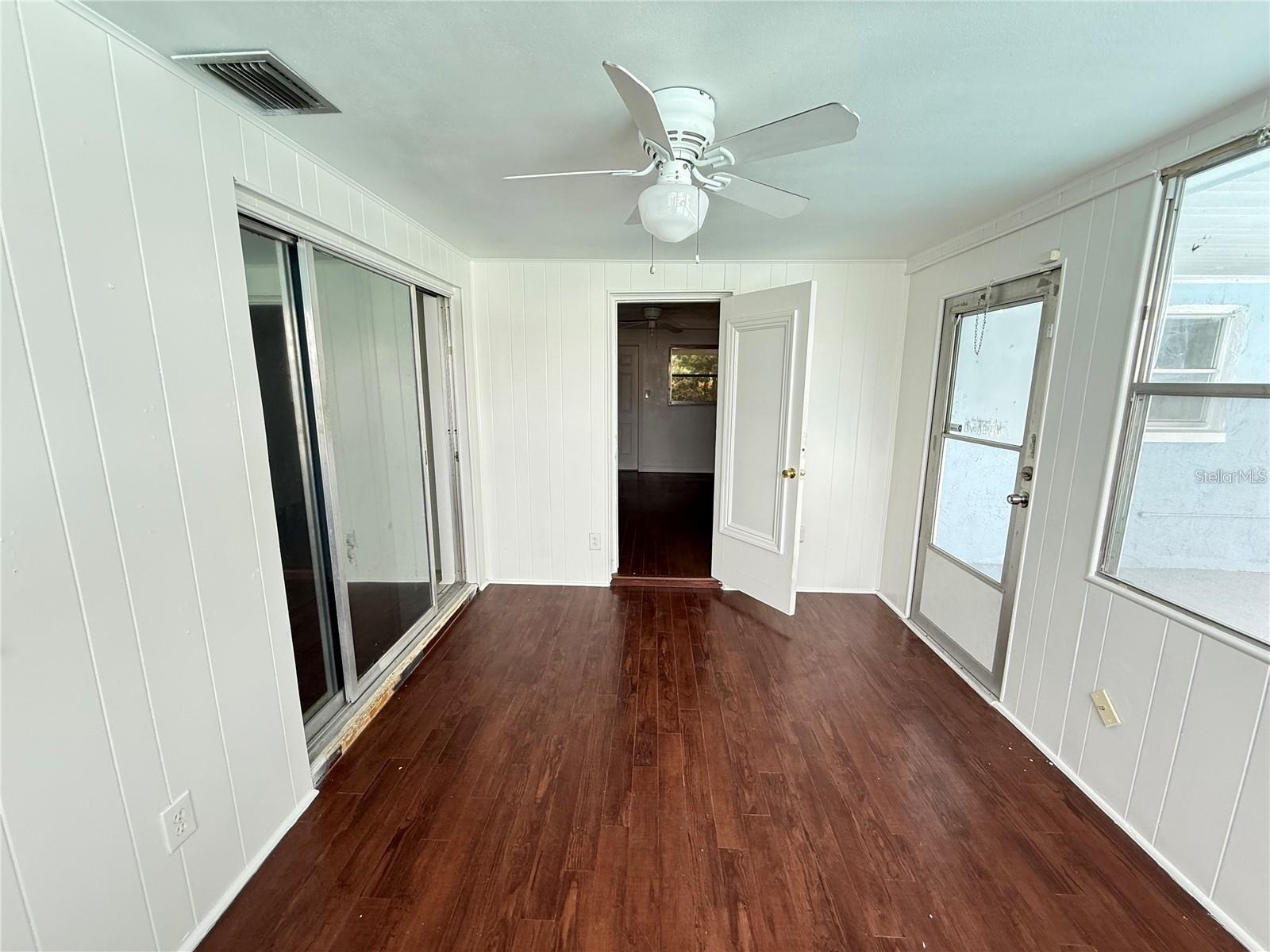 TAHITIAN HOMES - Residential Lease