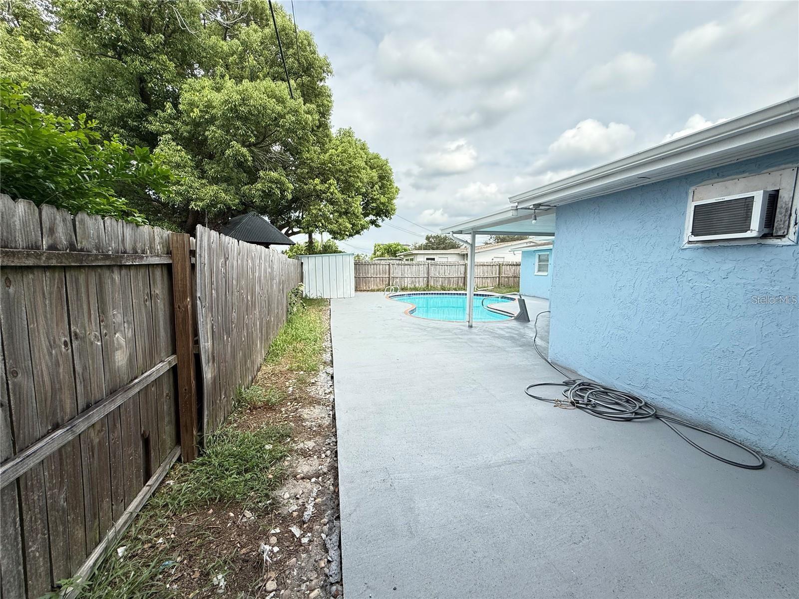 TAHITIAN HOMES - Residential Lease