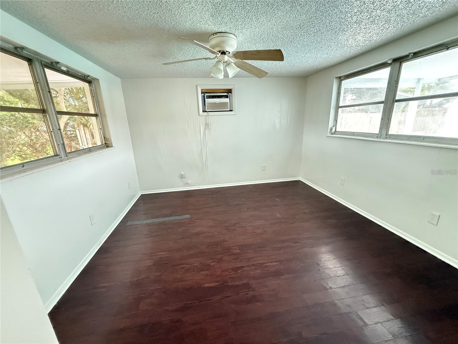 TAHITIAN HOMES - Residential Lease