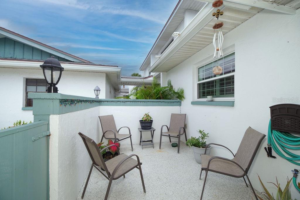 290 PARADISE BOULEVARD 17