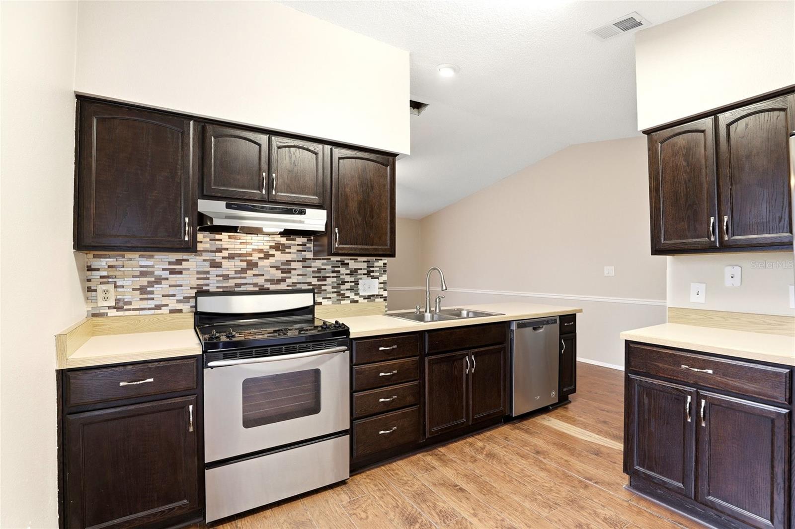 VALENCIA GARDENS SEC 01 - Residential