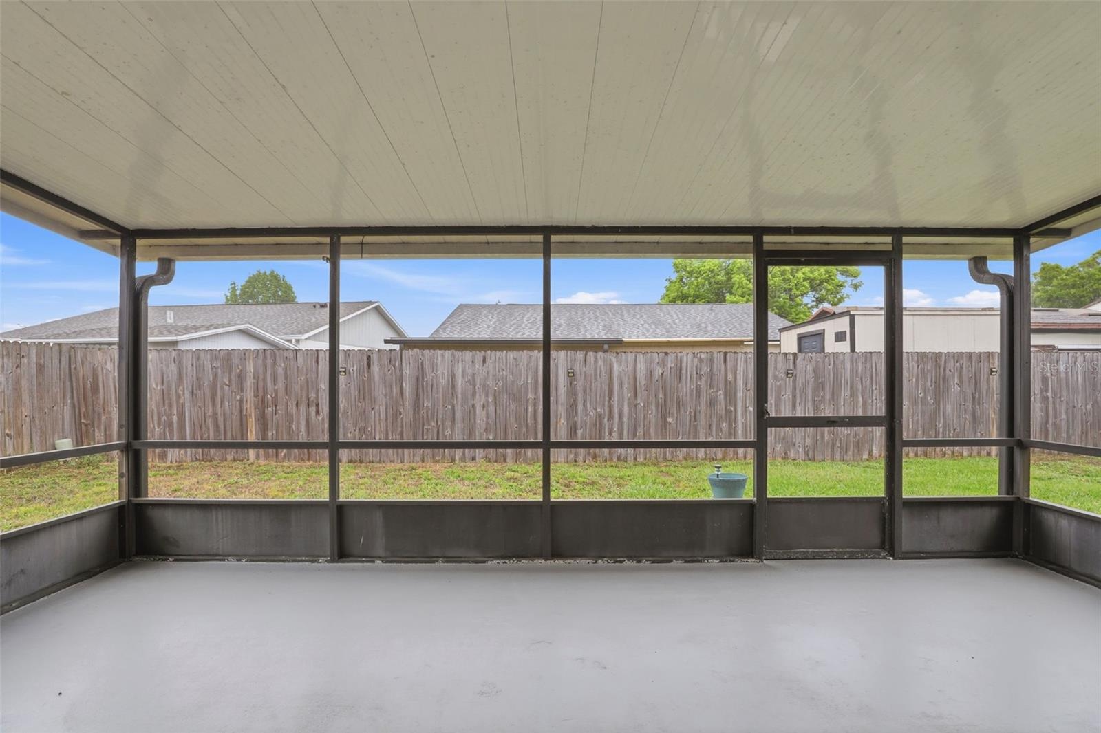 VALENCIA GARDENS SEC 01 - Residential