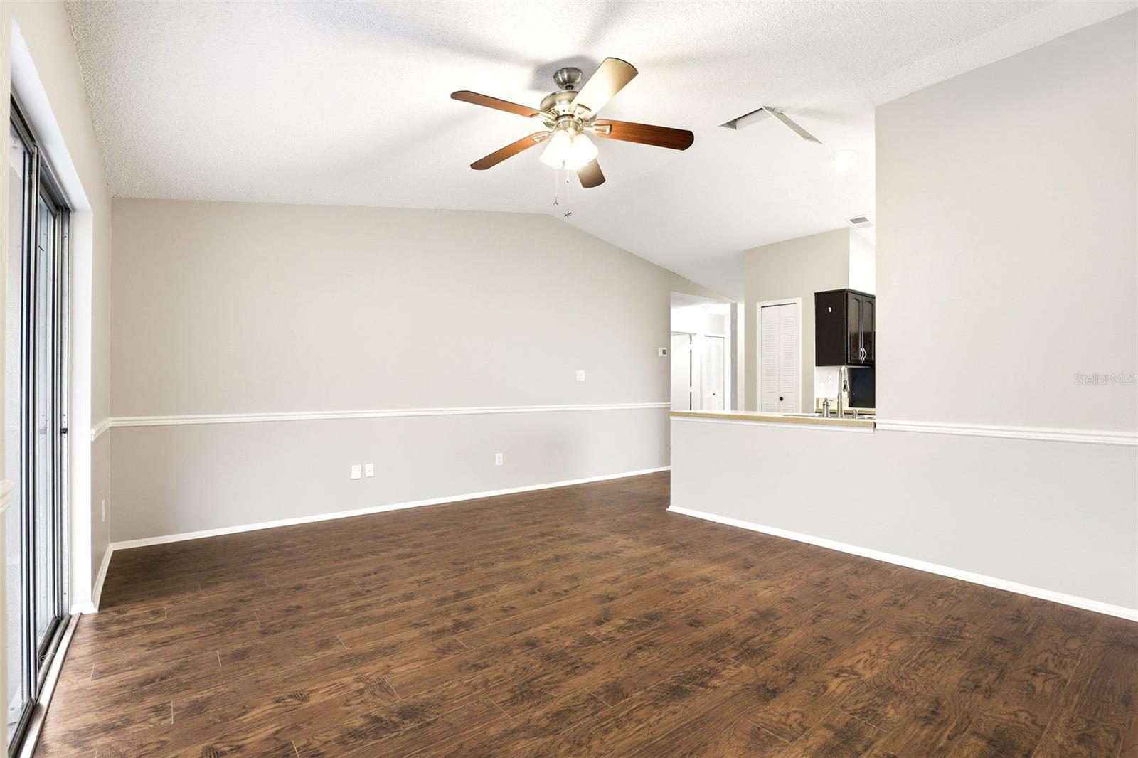 VALENCIA GARDENS SEC 01 - Residential