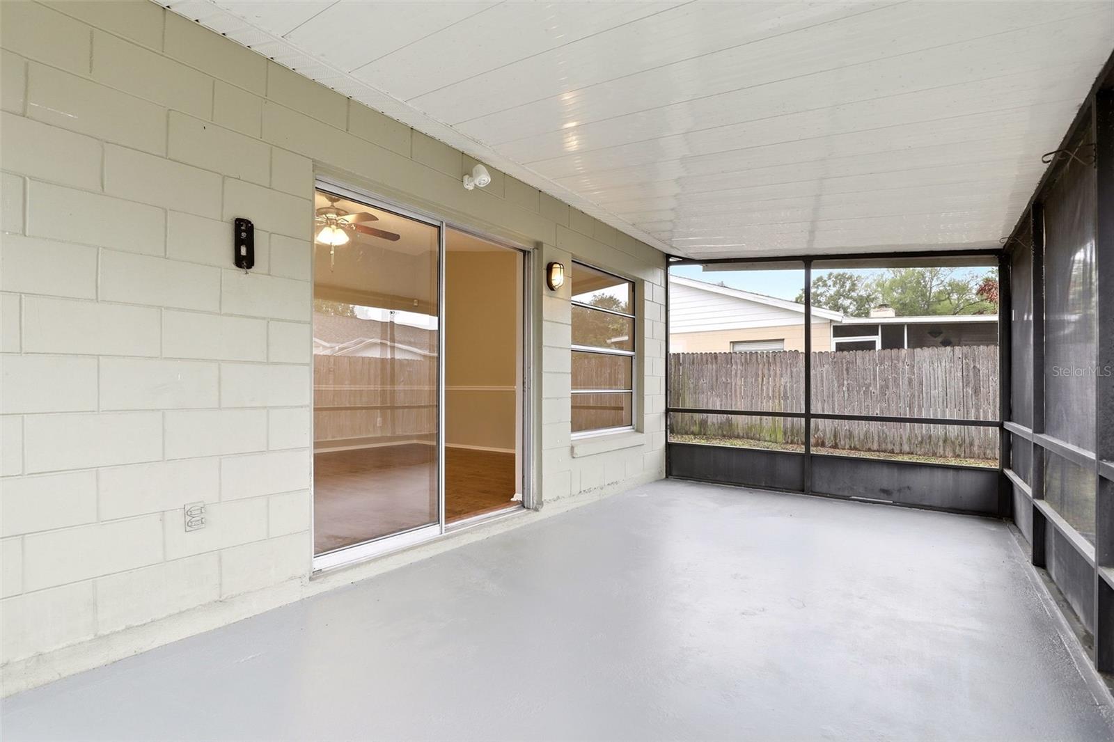 VALENCIA GARDENS SEC 01 - Residential