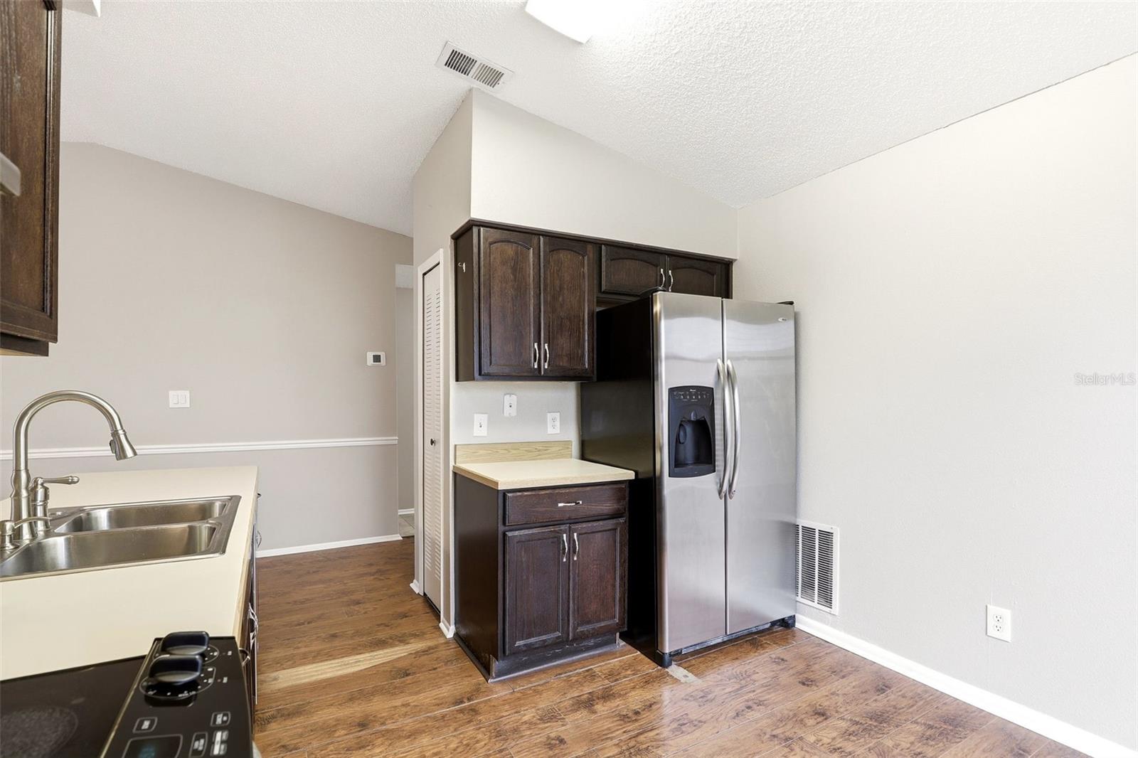 VALENCIA GARDENS SEC 01 - Residential