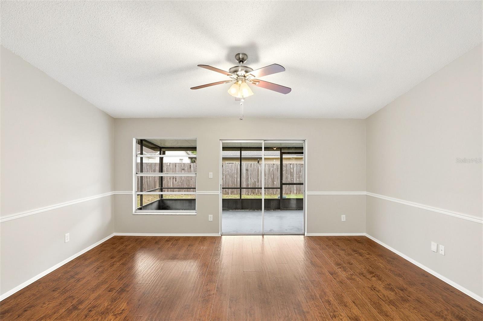 VALENCIA GARDENS SEC 01 - Residential