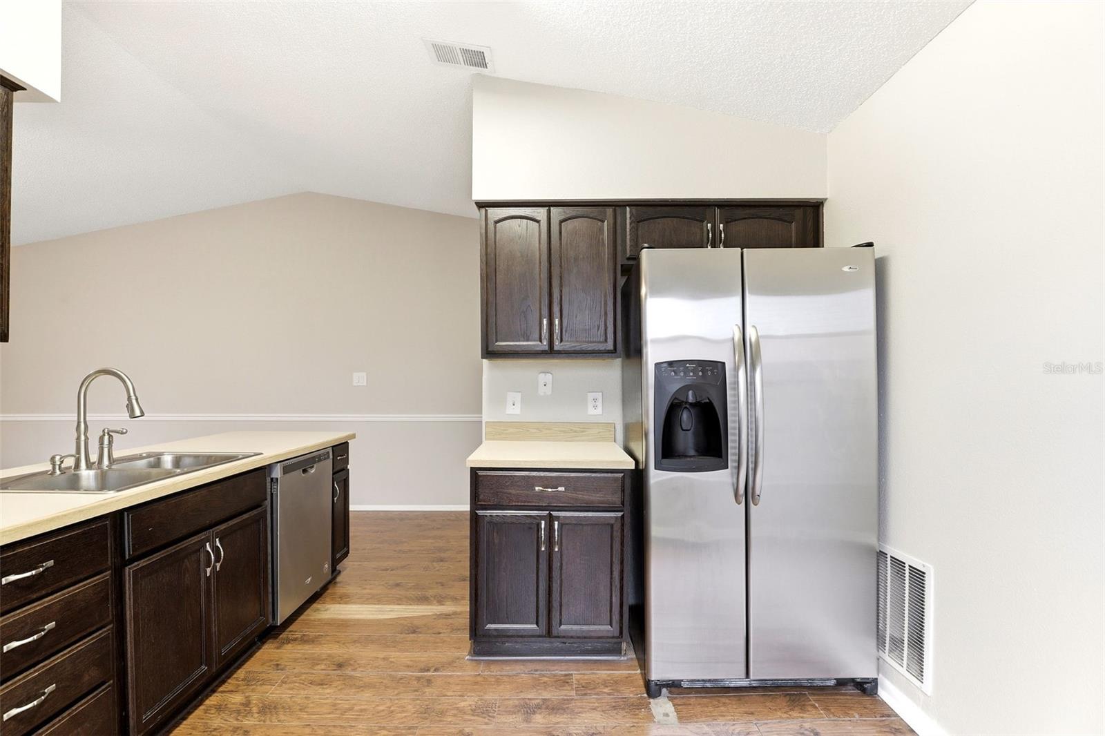 VALENCIA GARDENS SEC 01 - Residential