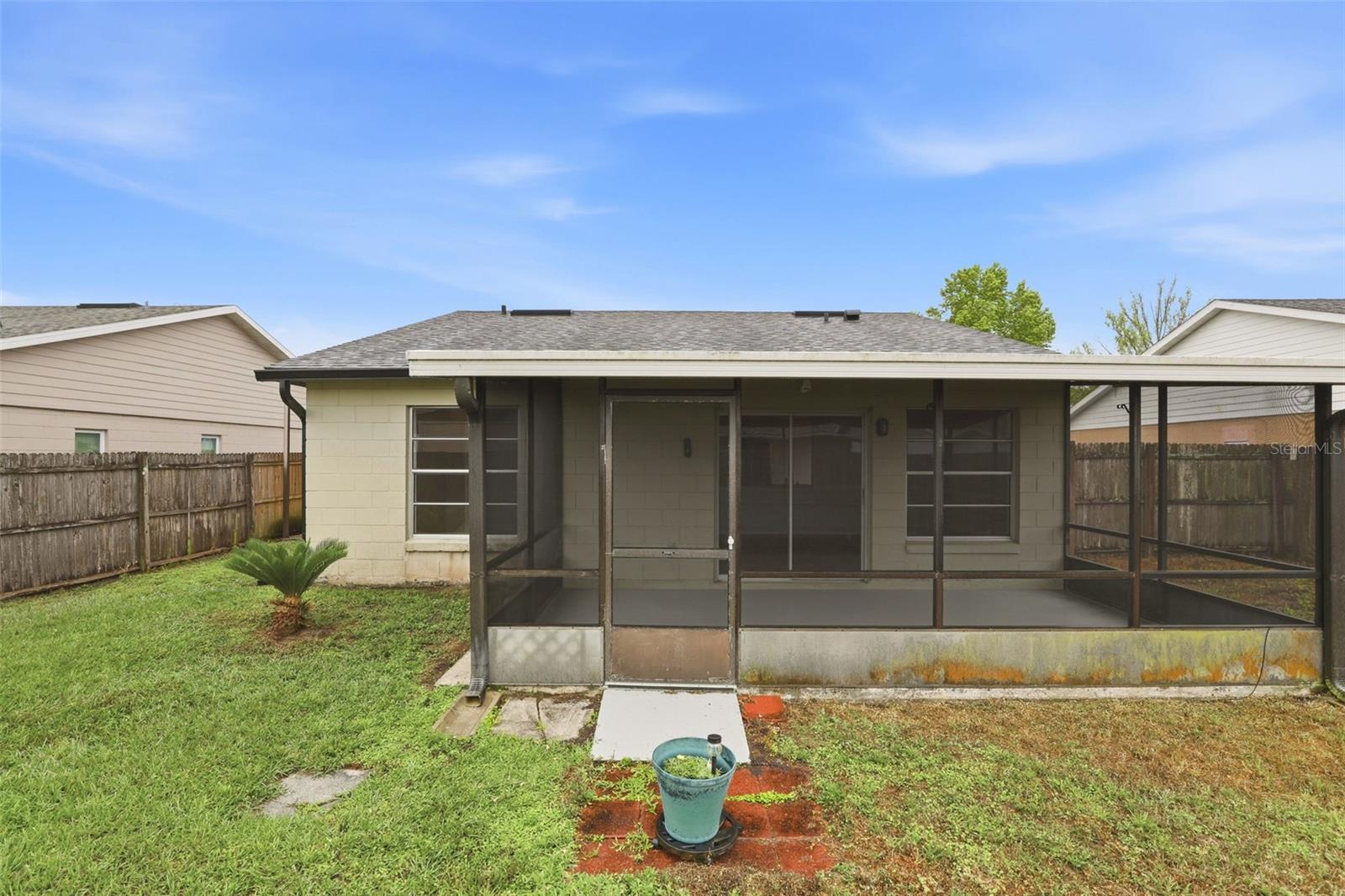 VALENCIA GARDENS SEC 01 - Residential