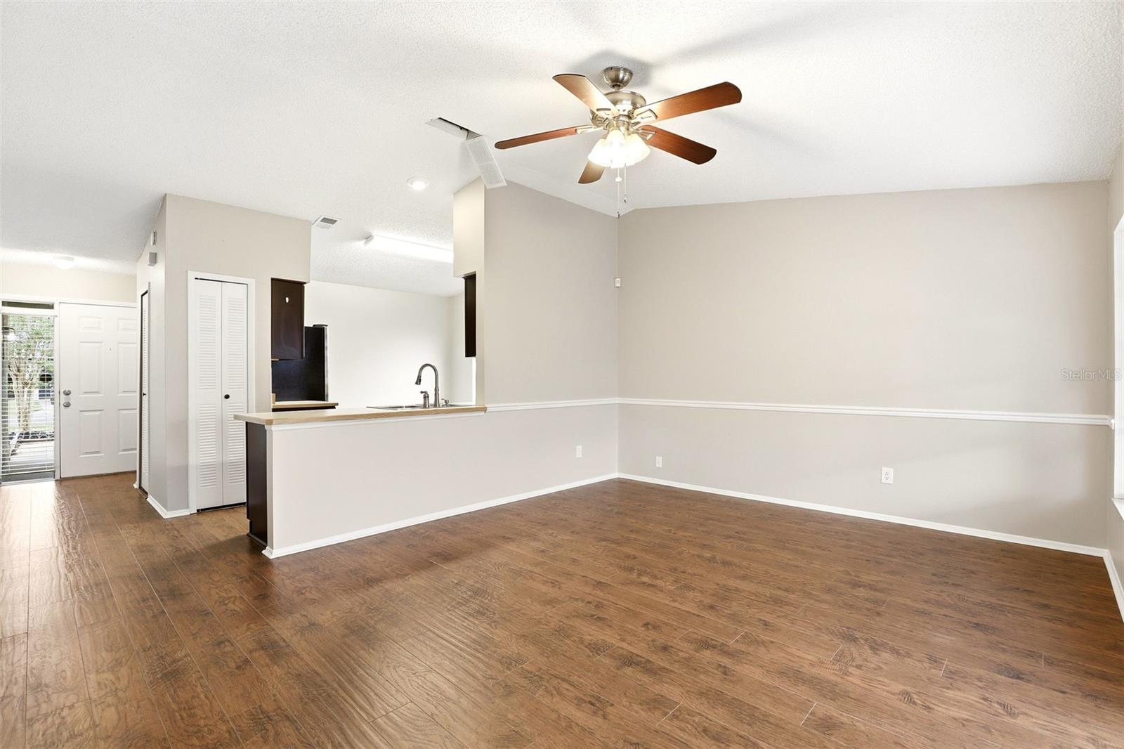 VALENCIA GARDENS SEC 01 - Residential