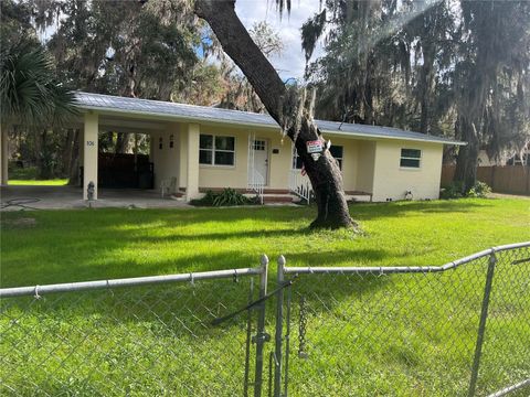 Photo of 106 S Oakland Avenue, San Mateo, FL 32187 (MLS # V4944816)