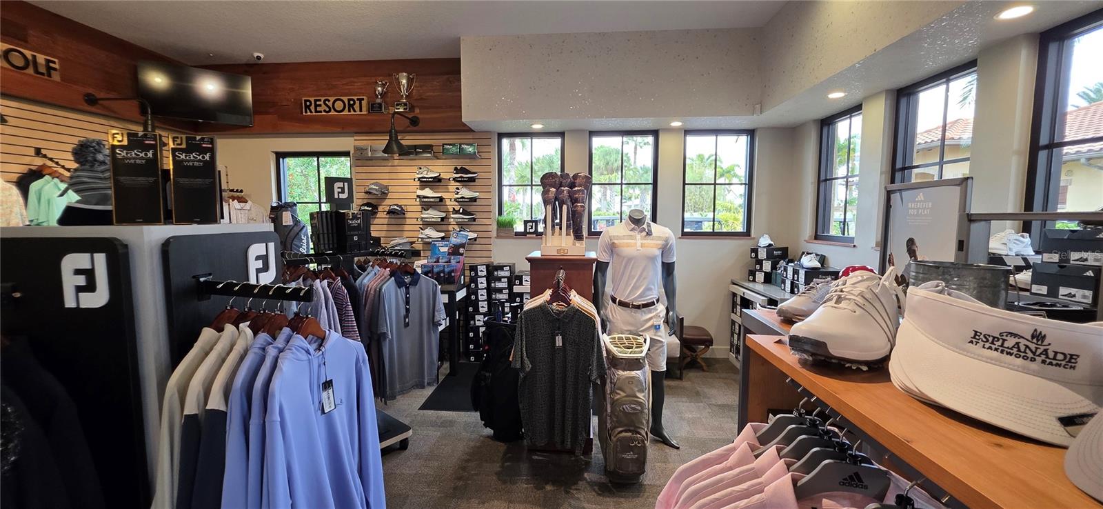 ESPLANADE GOLF & COUNTRY CLUB - Residential