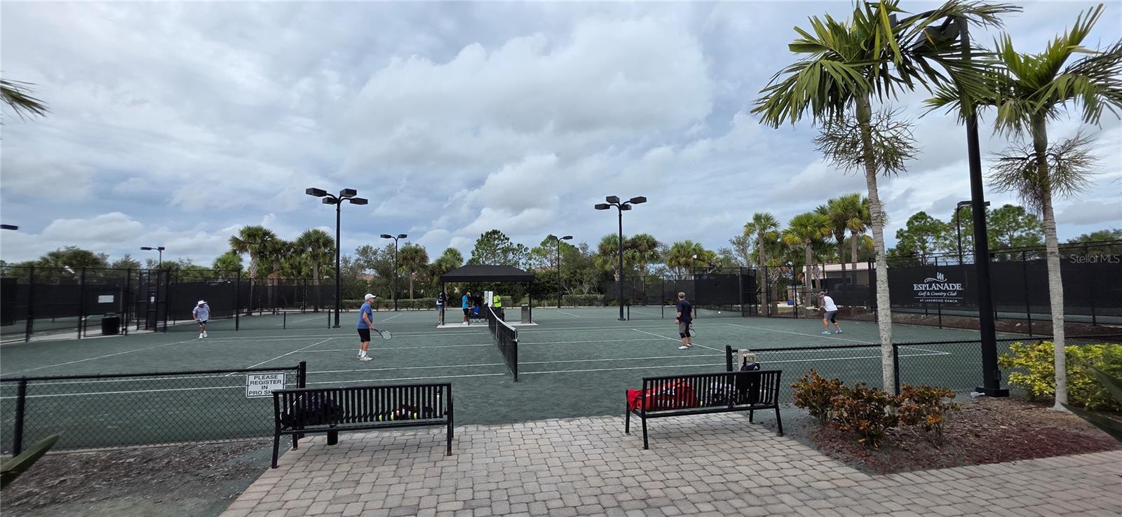 ESPLANADE GOLF & COUNTRY CLUB - Residential