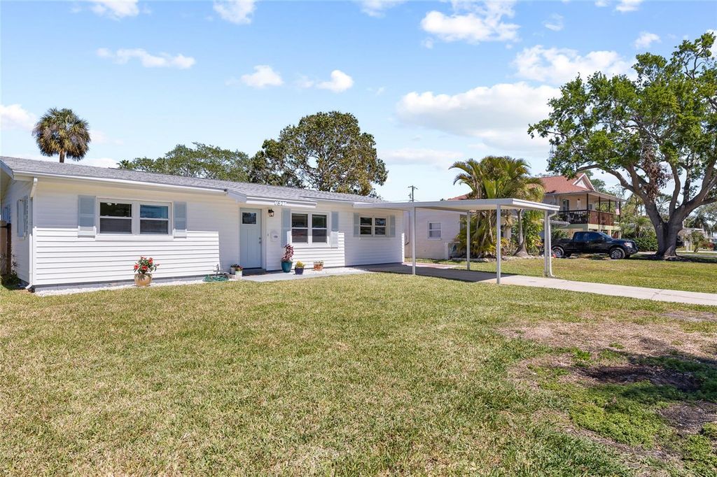 Photo of 1827 Nevada Avenue NE, St Petersburg, FL 33703 (MLS # A4682789)