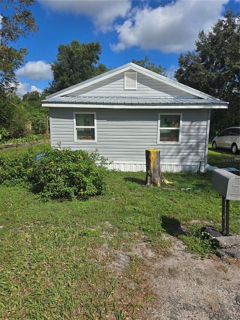 A home in PLANT CITY