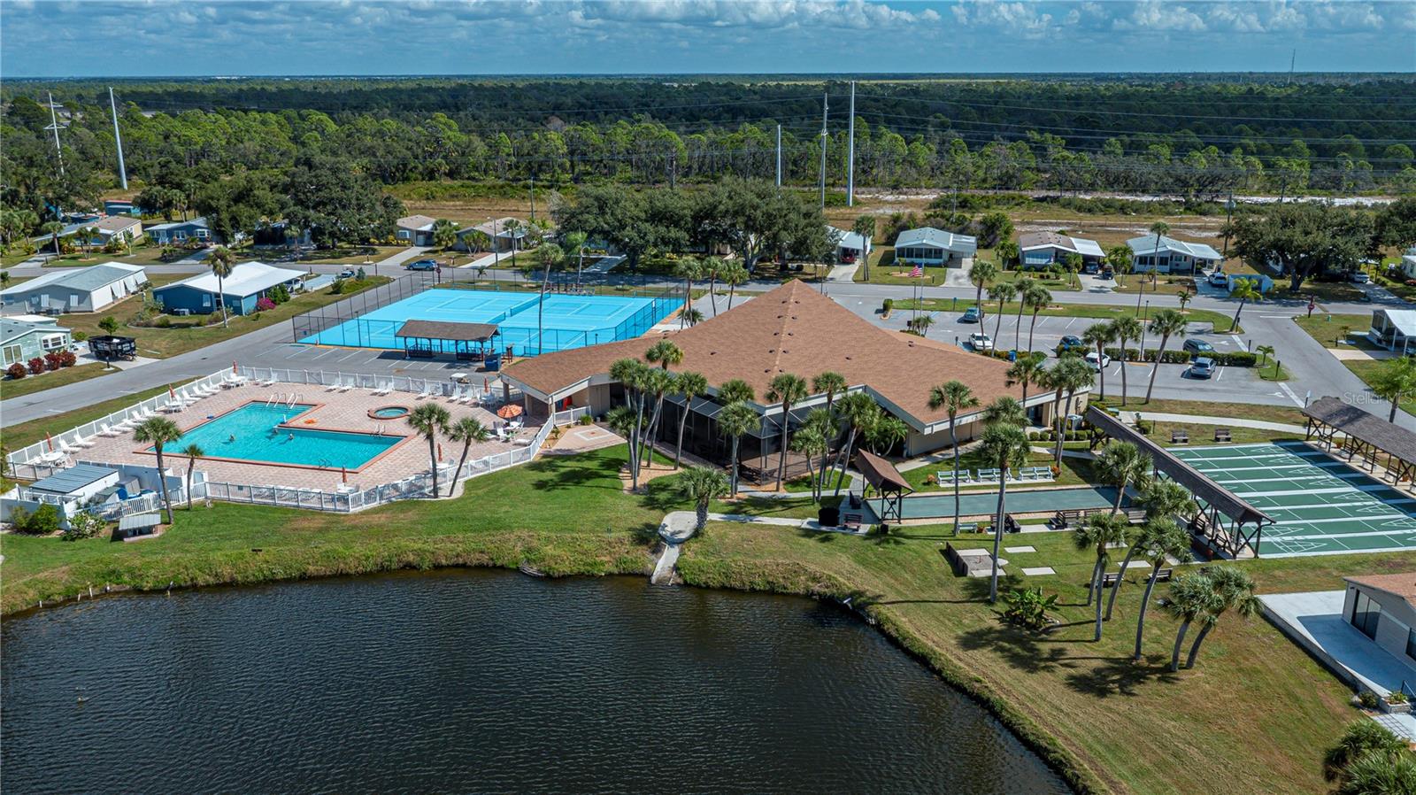 TANGERINE WOODS - Residential