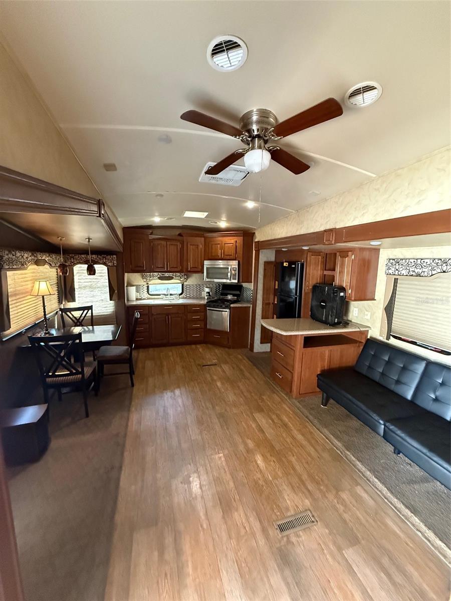 YOGI BEARS JELLYSTONE PARK CONDO - Residential Lease