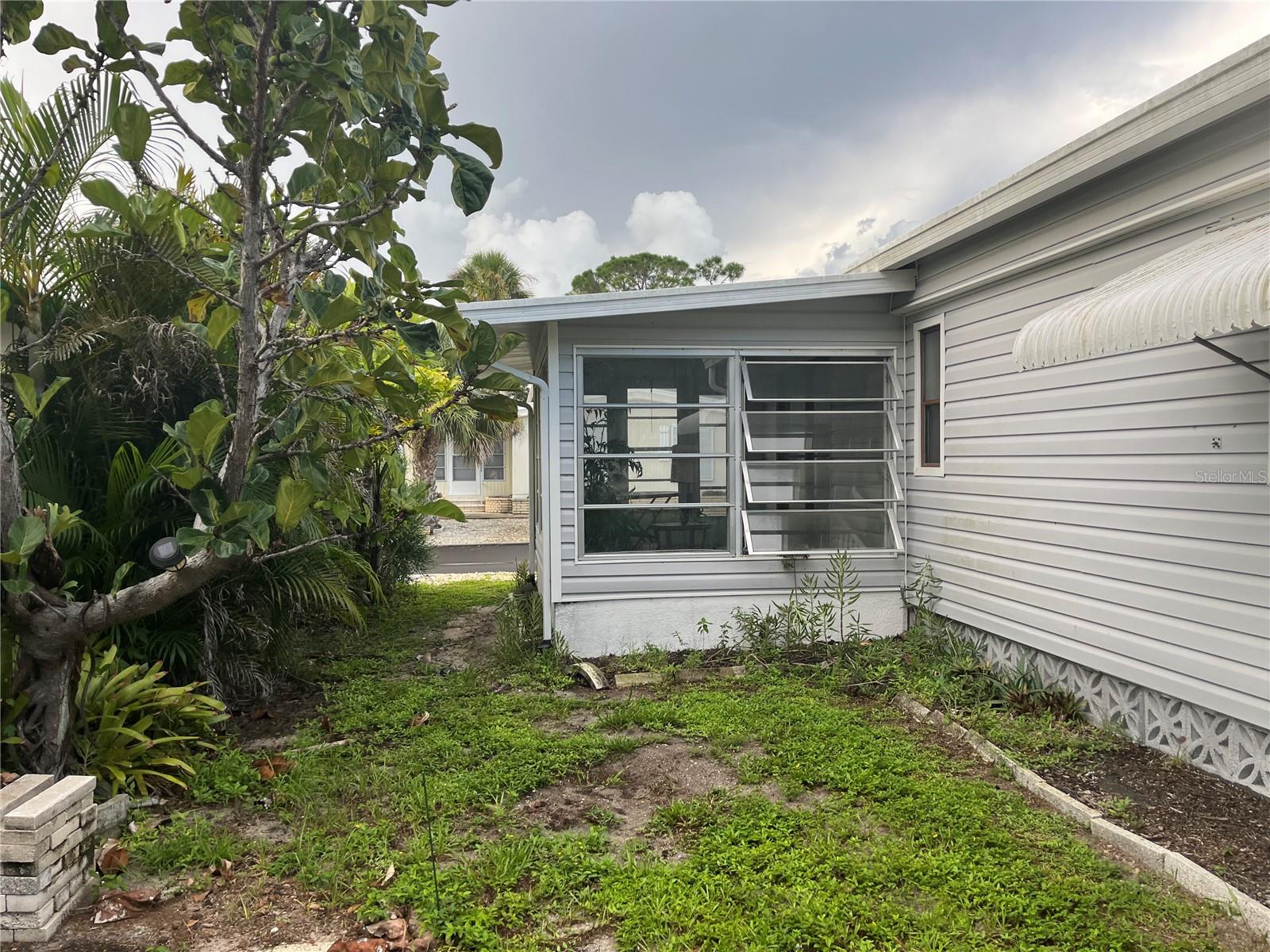 908 JOLANDA CIRCLE