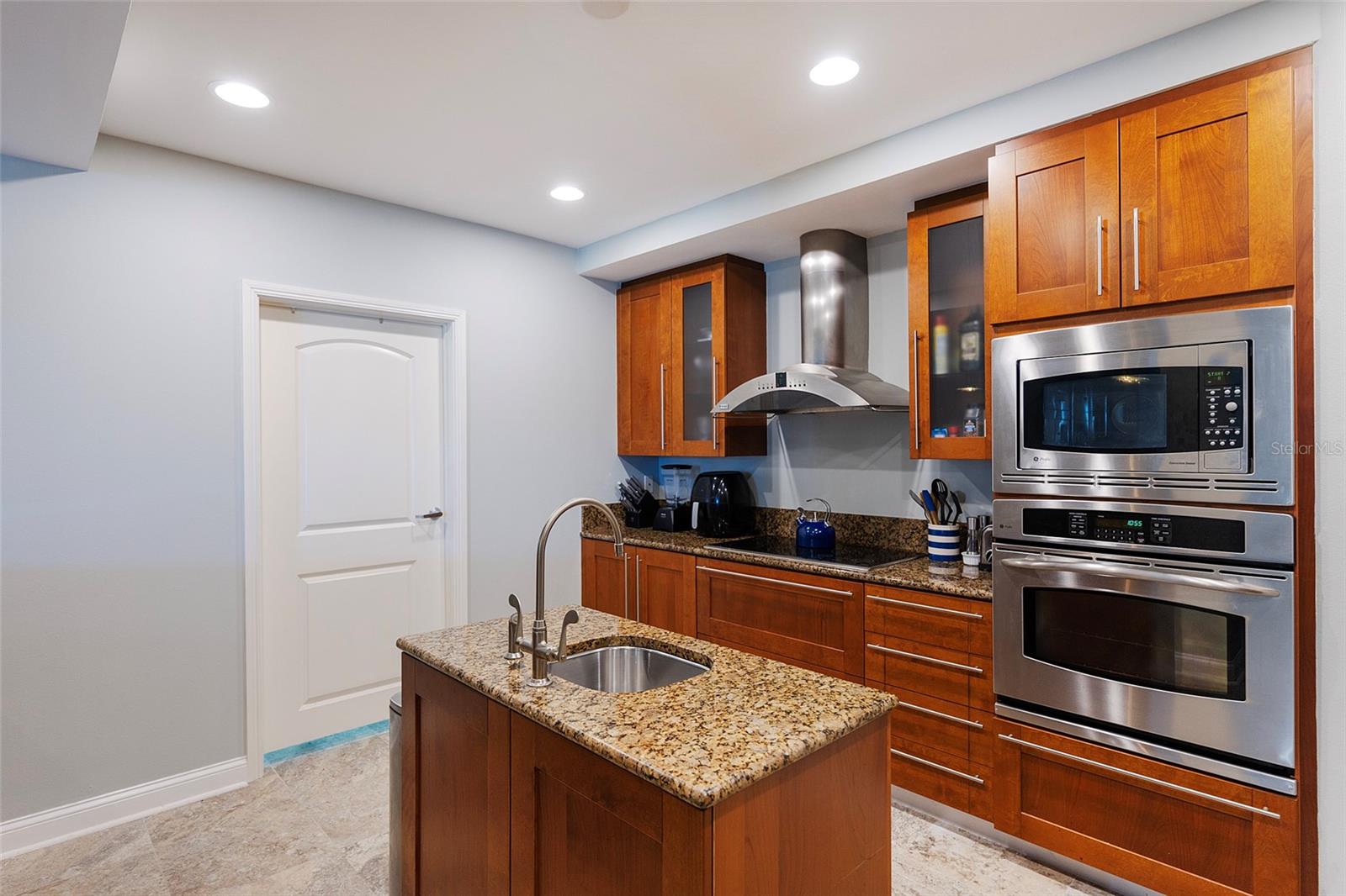 OCEAN VILLAS CONCOMINIUM - Residential