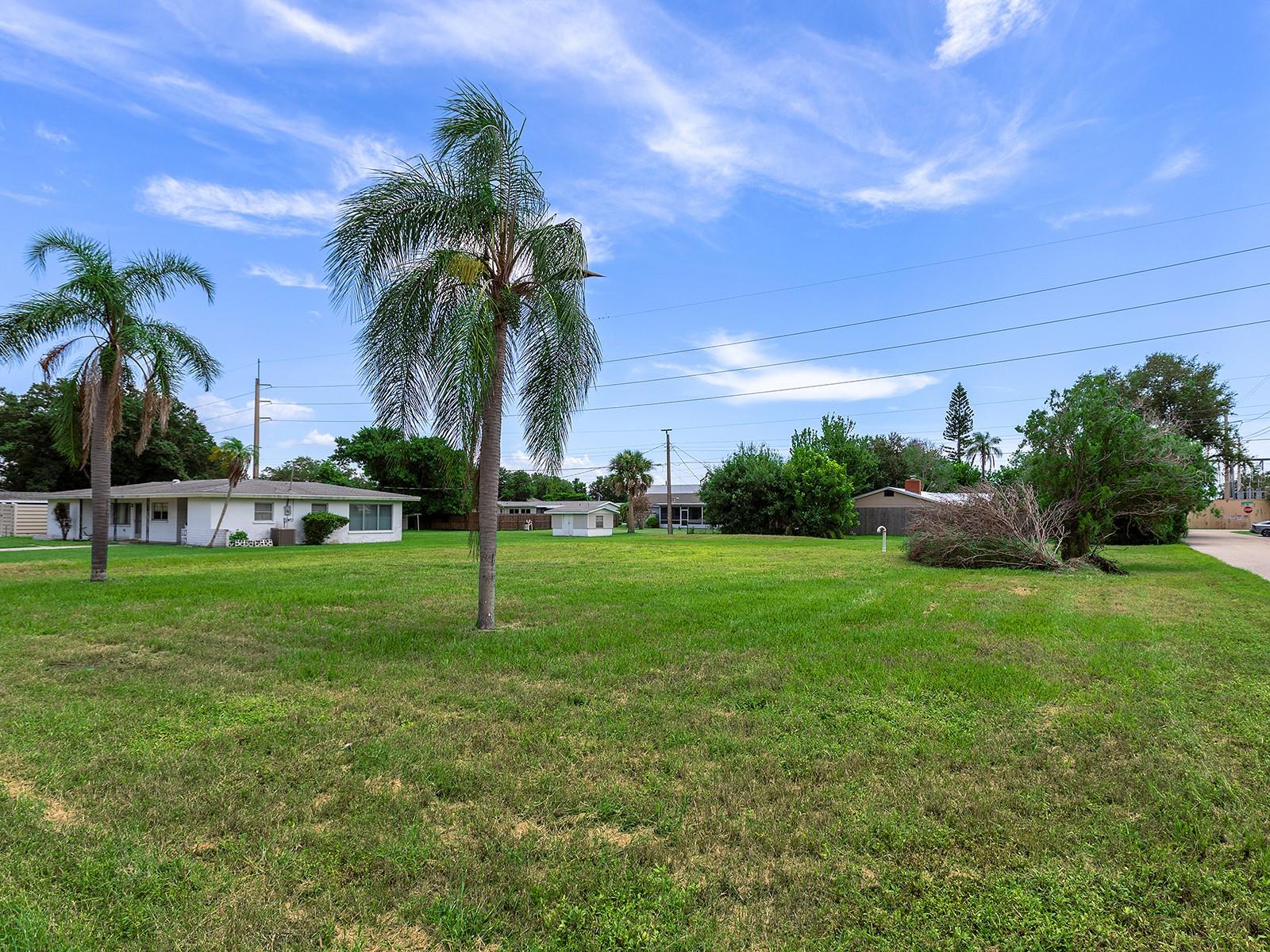 2110 SANDRALA DRIVE, SARASOTA, FL, 34231 2 2110 SANDRALA DRIVE