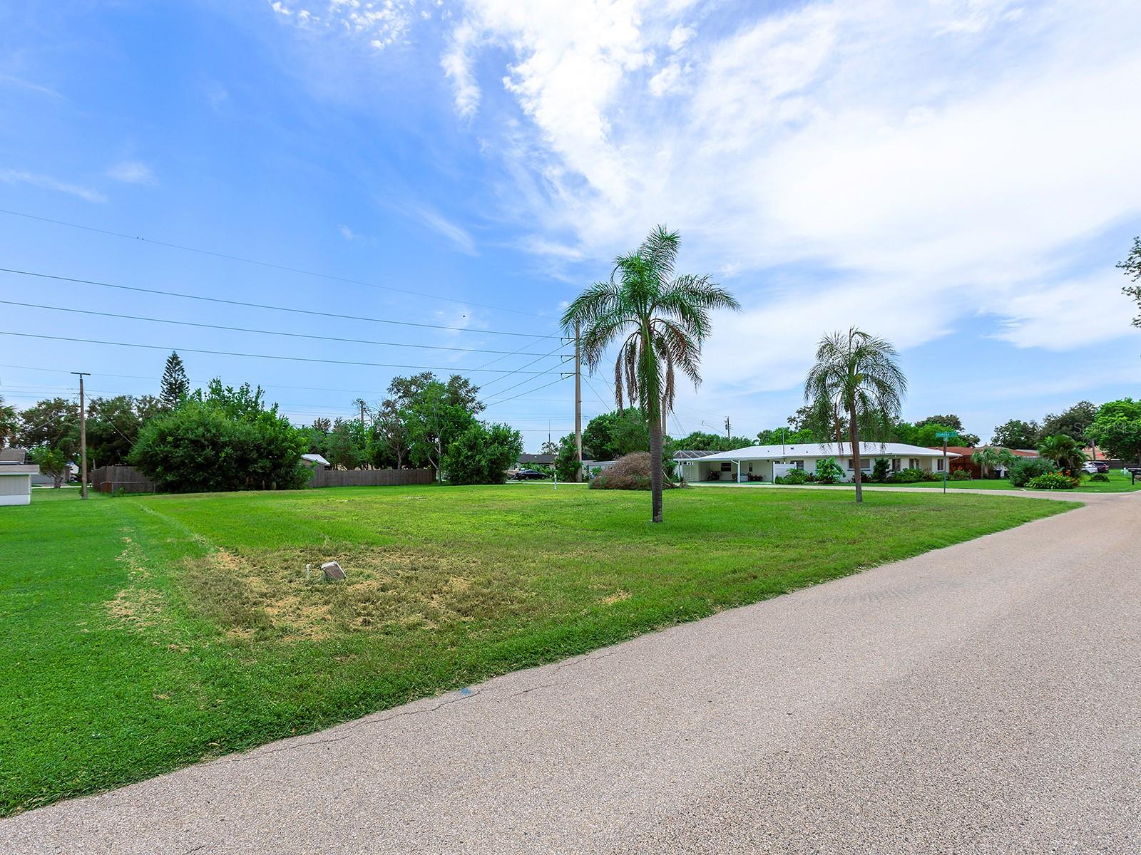 2110 SANDRALA DRIVE, SARASOTA, FL, 34231 3 2110 SANDRALA DRIVE