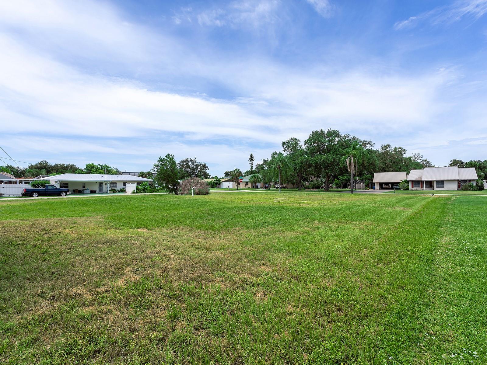 2110 SANDRALA DRIVE, SARASOTA, FL, 34231 4 2110 SANDRALA DRIVE