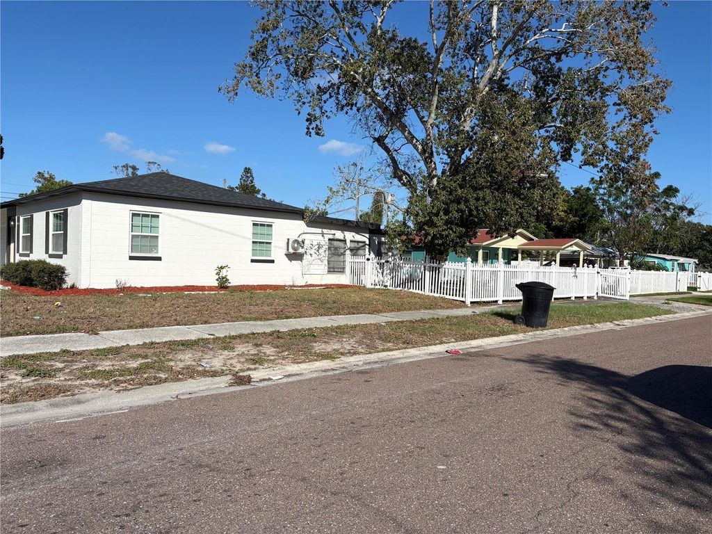 Photo of 1400 46th Street S, St Petersburg, FL 33711 (MLS # TB8456033)