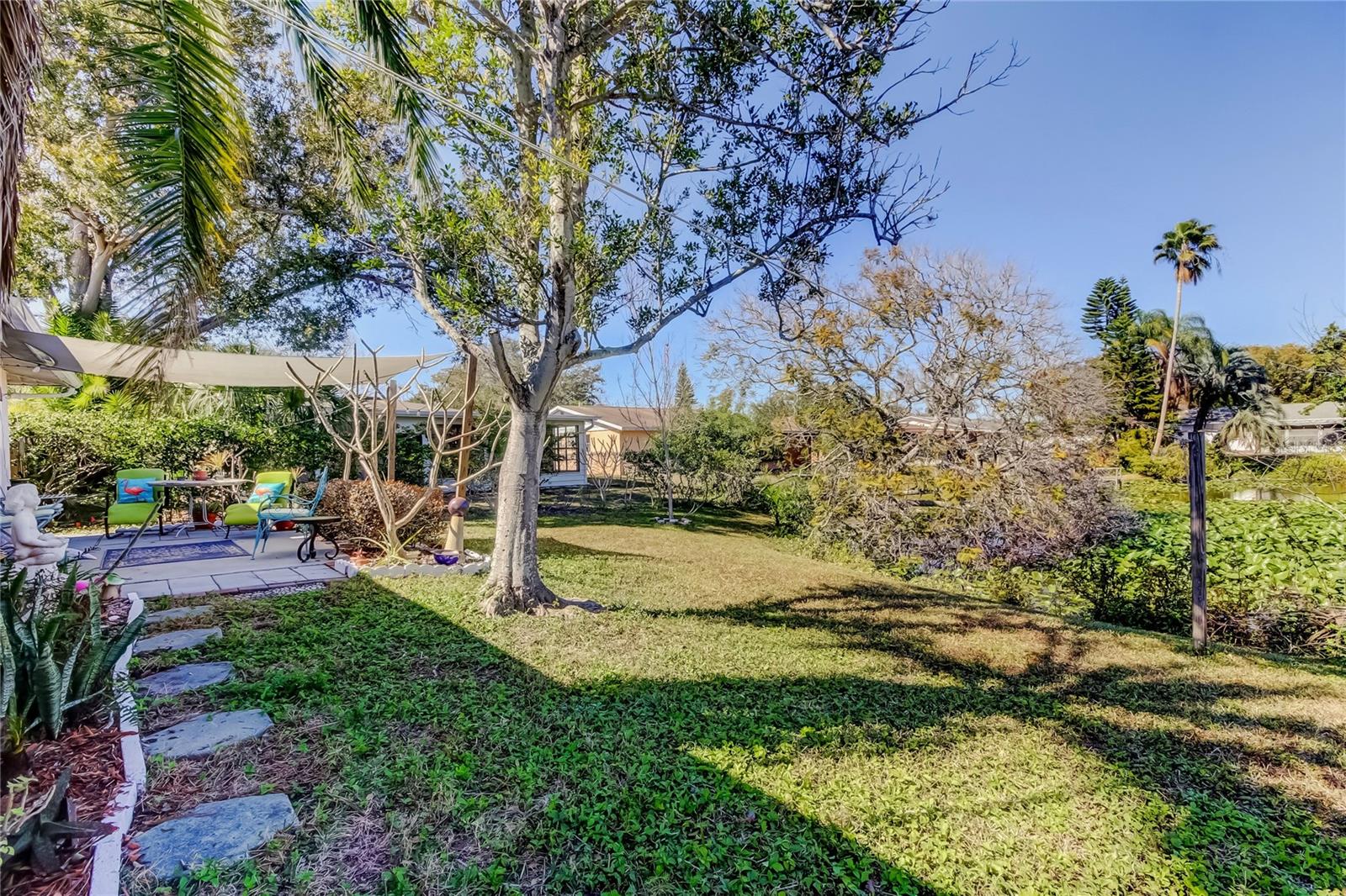 FLORAL GARDENS - Residential