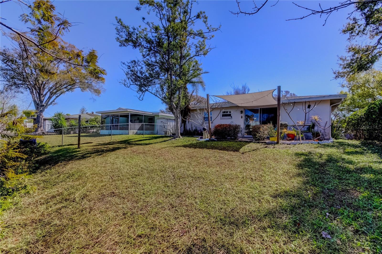 FLORAL GARDENS - Residential