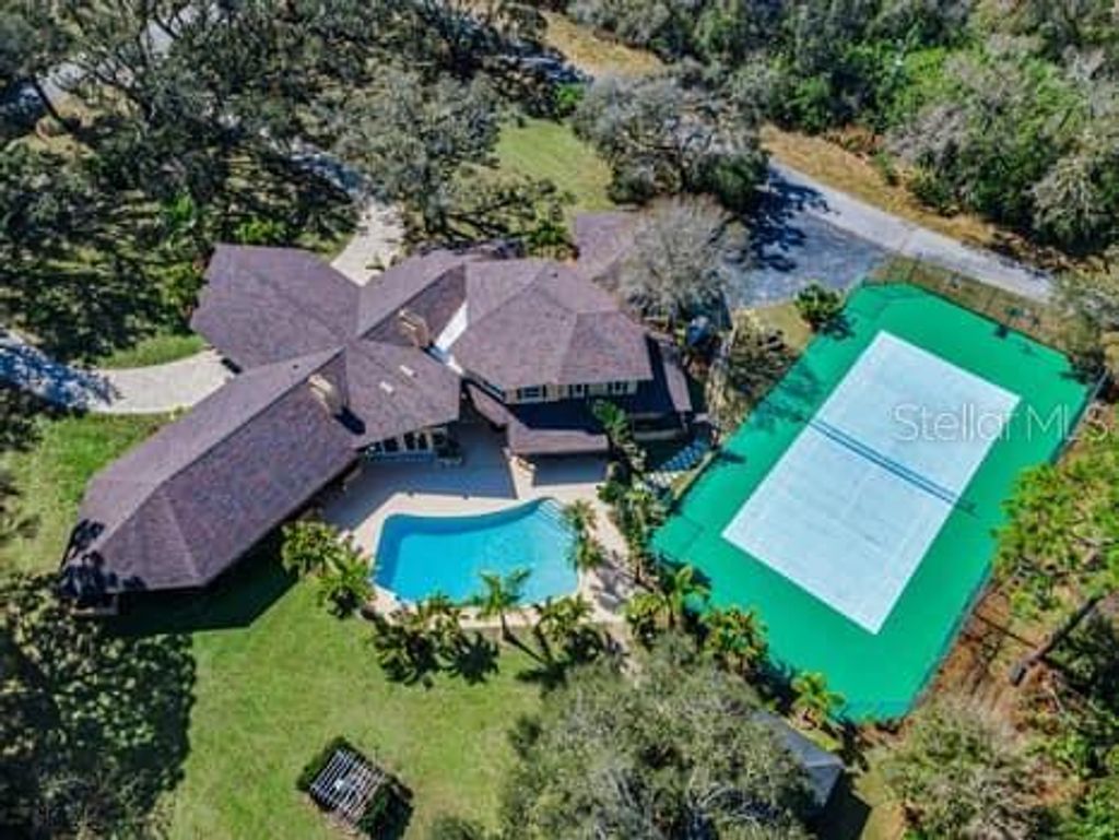 Photo of 2390 Kent Place, Clearwater, FL 33764 (MLS # TB8480169)