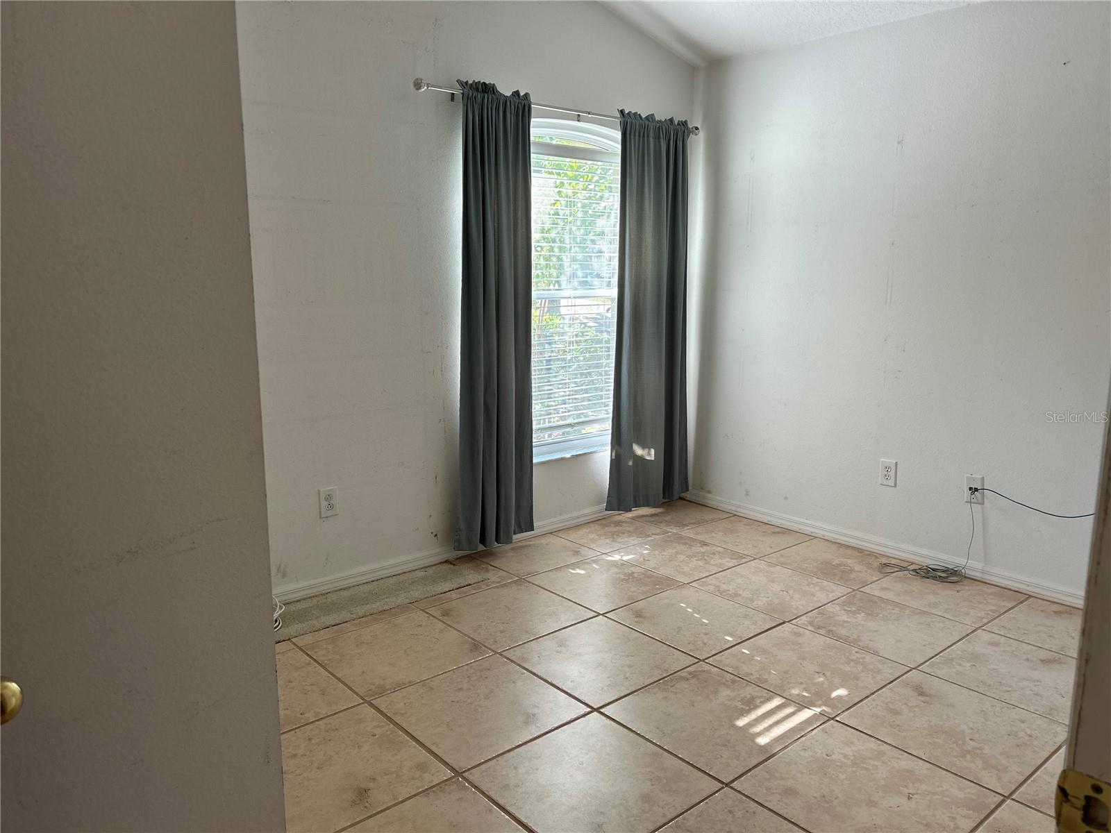 CARLTON OAKS - Residential