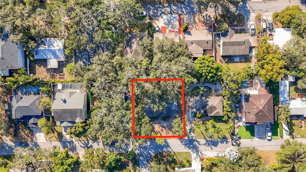 Photo of 3120 W Coachman Avenue, Tampa, FL 33611 (MLS # TB8448373)