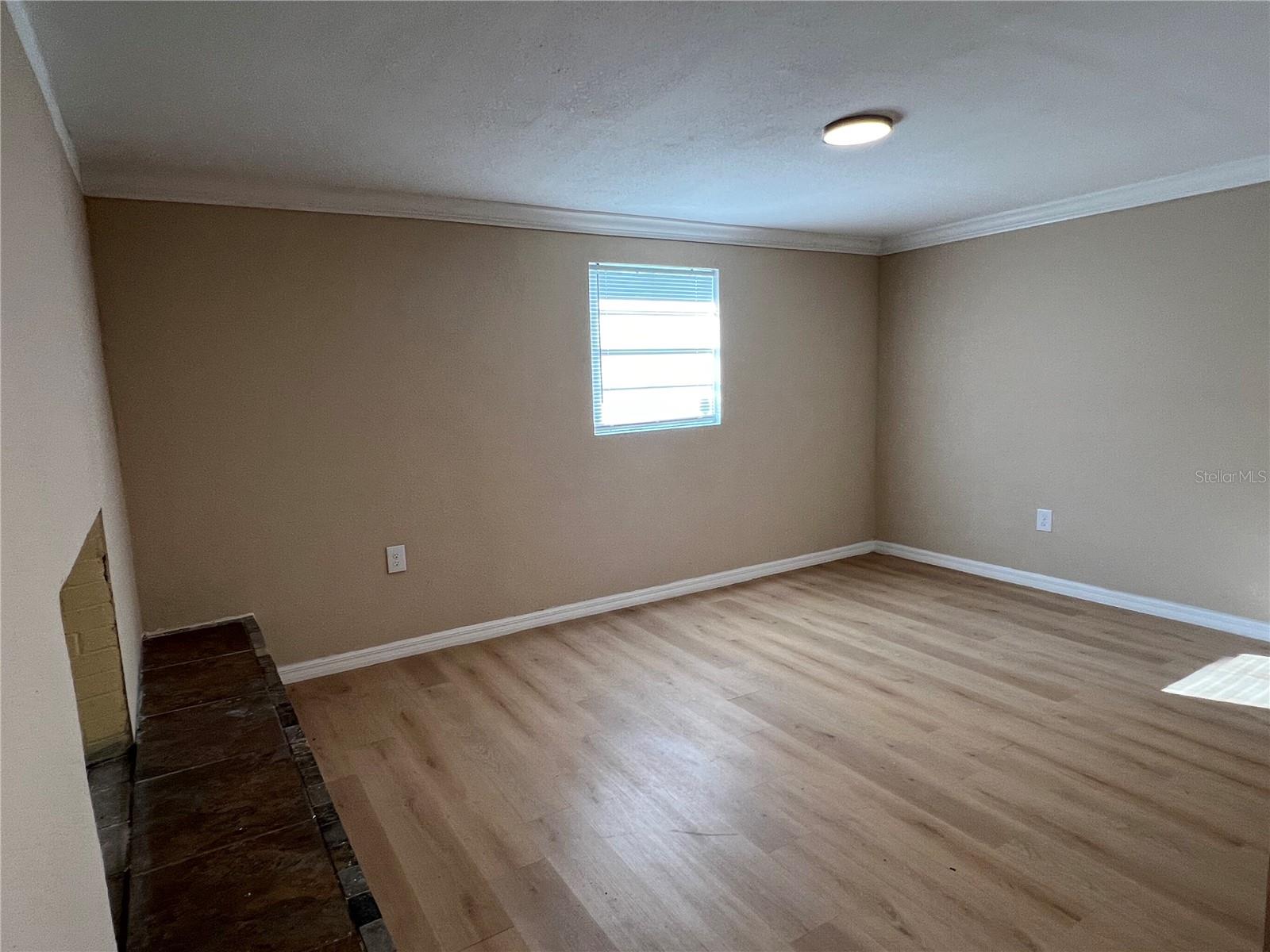 LOWRY & DEVANE - Residential