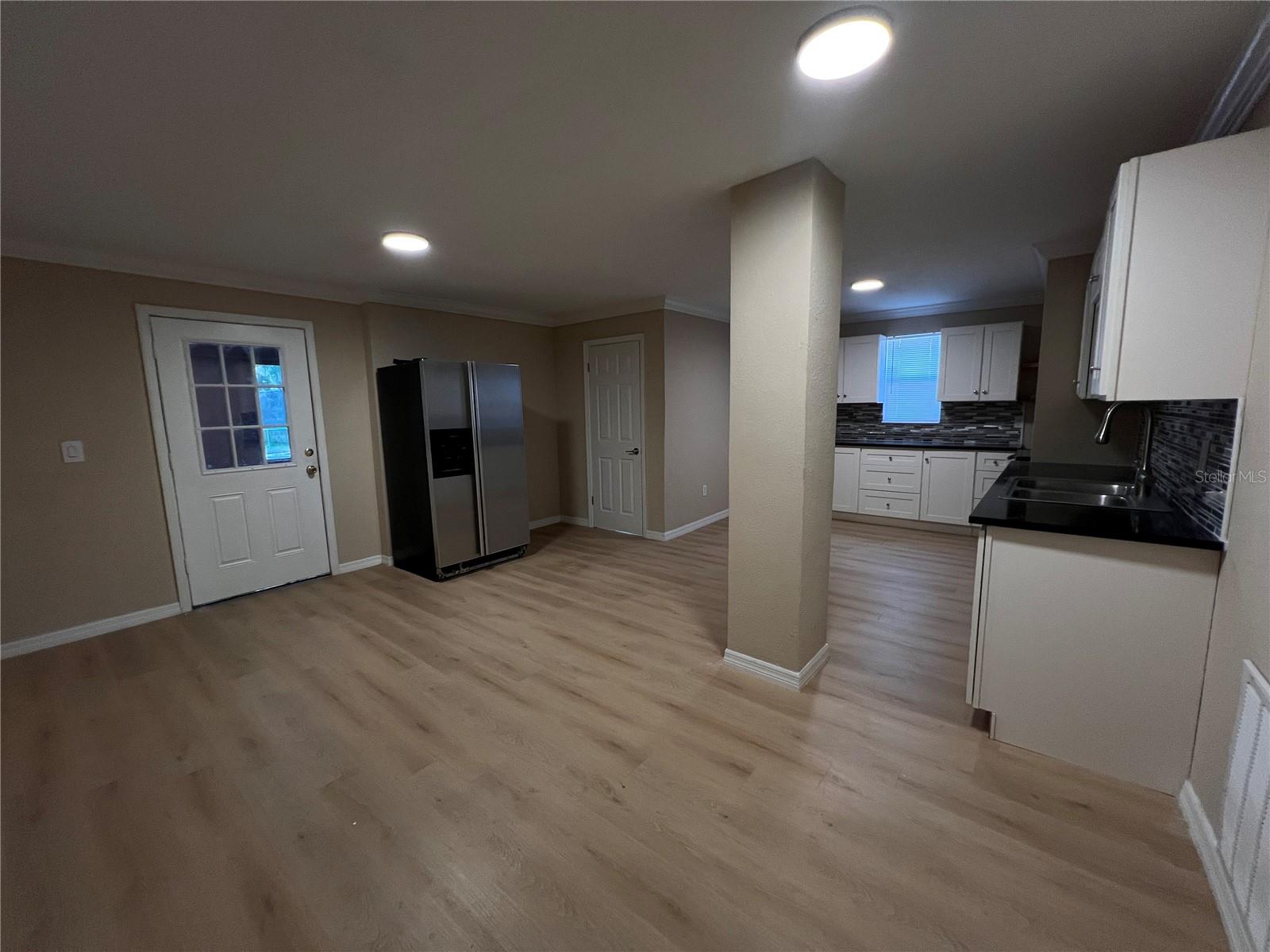 LOWRY & DEVANE - Residential