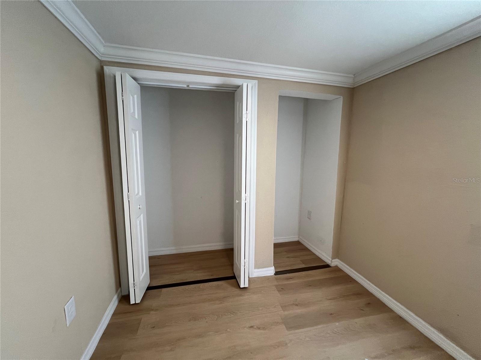 LOWRY & DEVANE - Residential