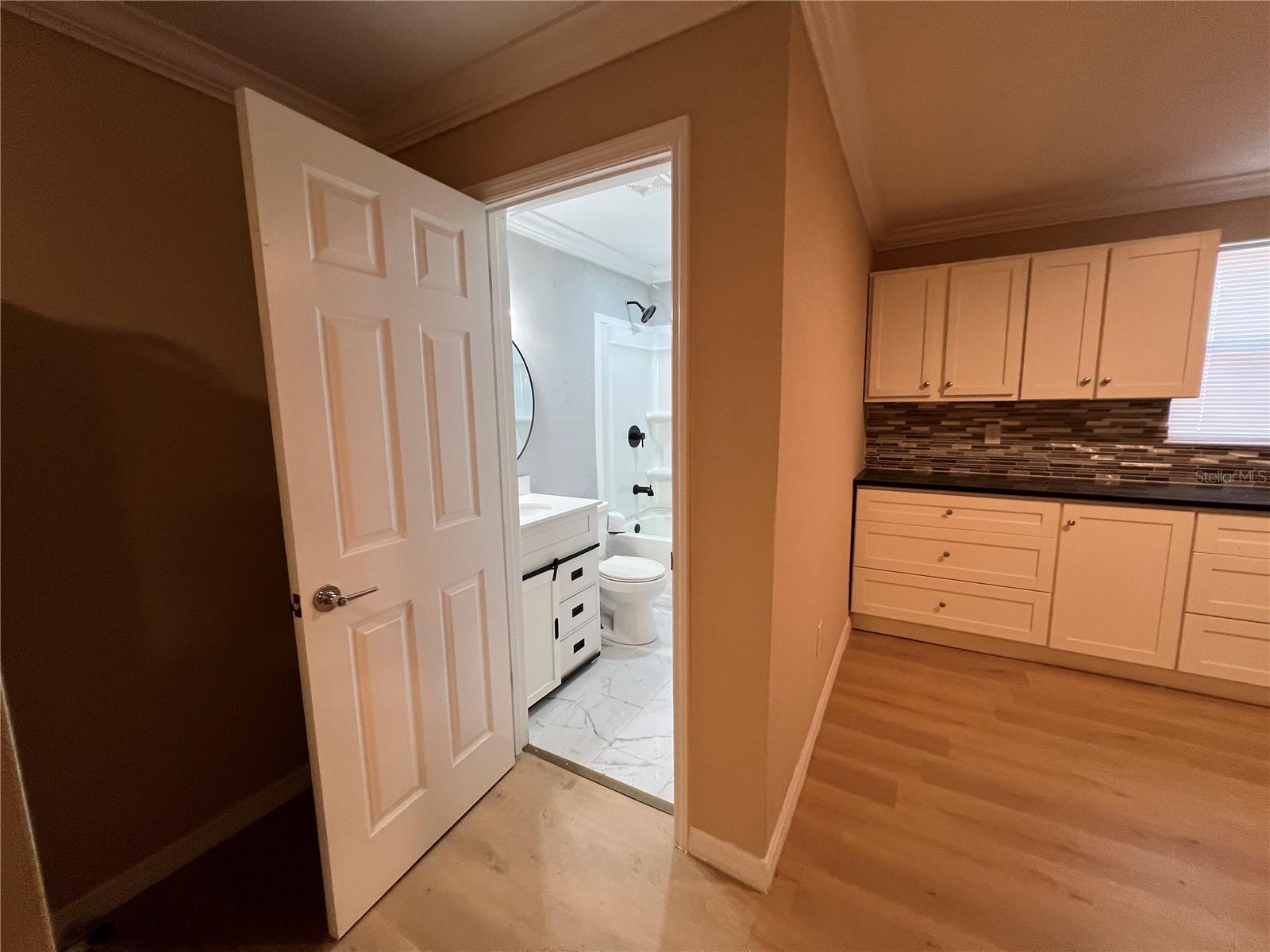 LOWRY & DEVANE - Residential