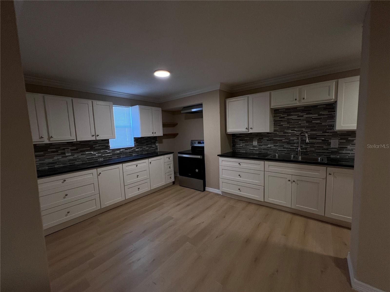 LOWRY & DEVANE - Residential