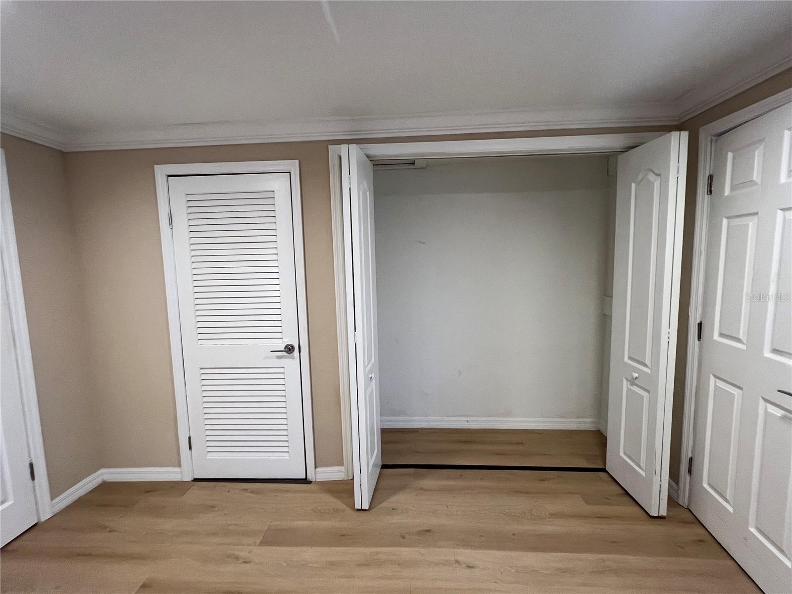 LOWRY & DEVANE - Residential