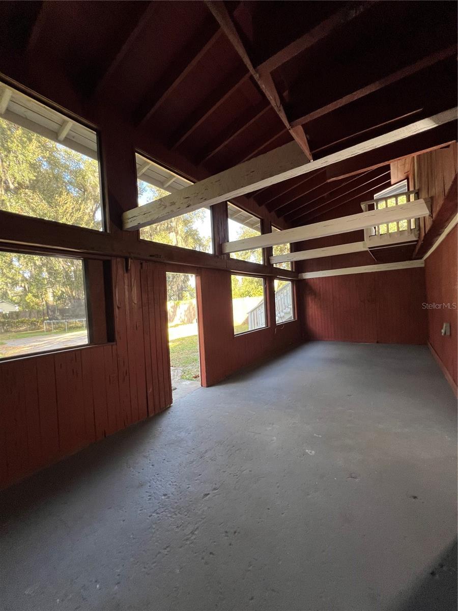 LOWRY & DEVANE - Residential